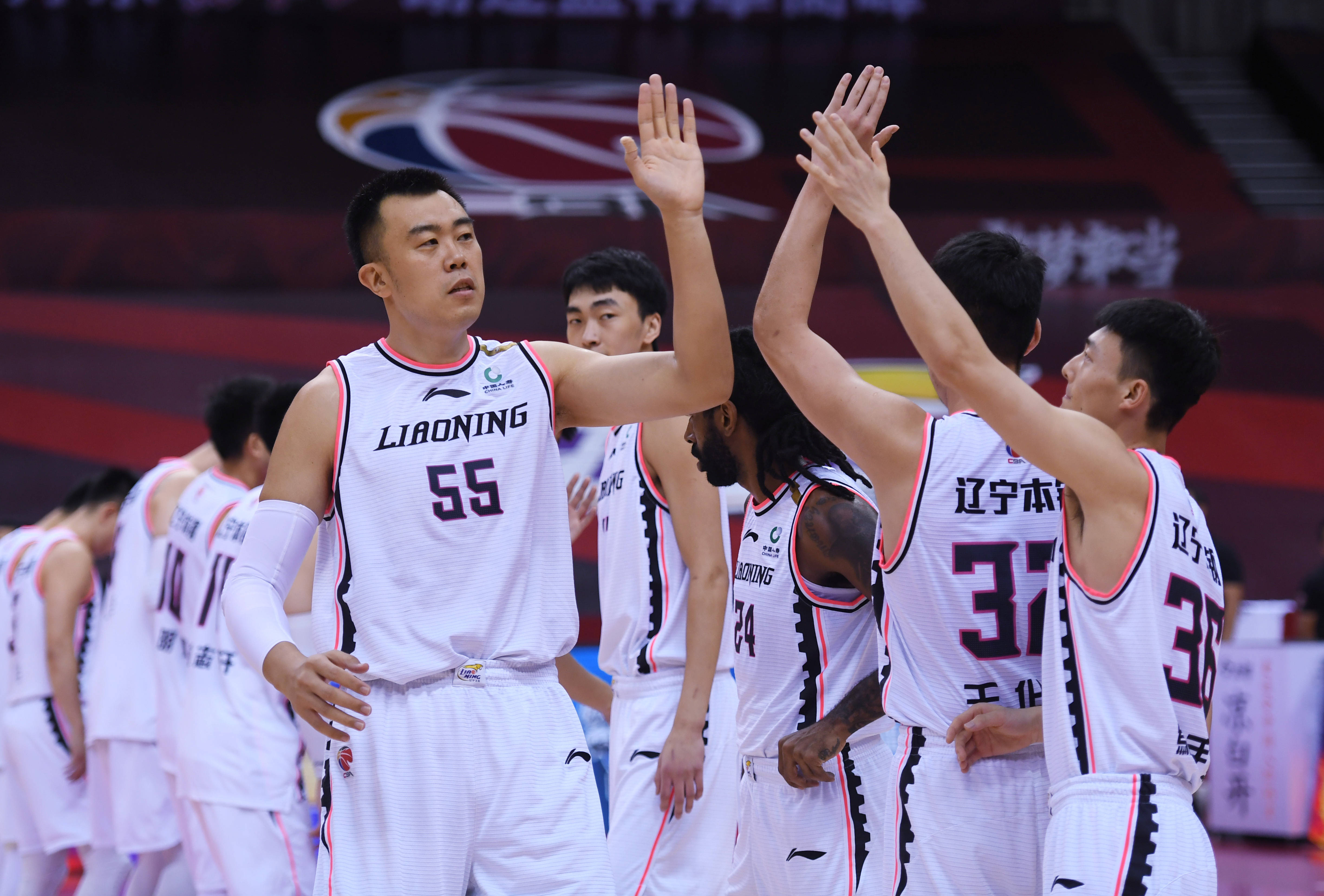 赛后突围战来临，辽宁本钢围绕亚冠防线松动，媒体盛赞，阵容厚度经受考验的简单介绍