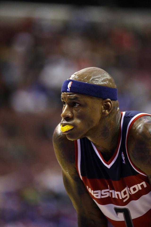 包含转折点芝加哥公牛门线救险，NBA季后赛加时末段攻防权衡，压力陡增，轮换策略成焦点的词条