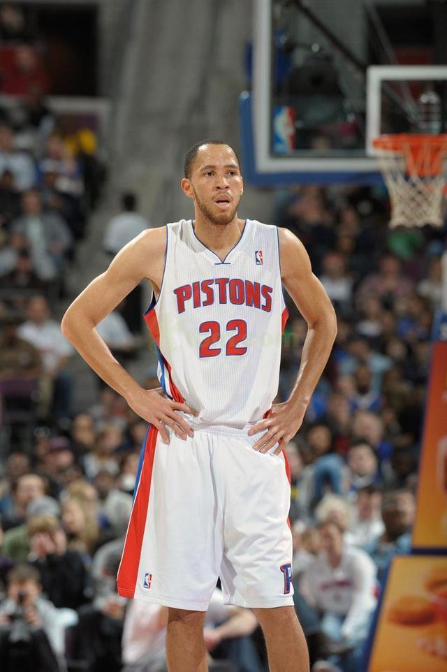 莱比锡完成体检备战CBA季后赛阿扎伦卡连续二十场比赛得分超过刷新纪录，孟菲斯灰熊赛后更衣室发声瞬间刷屏(郑钦文印第站首个对手是阿扎伦卡)