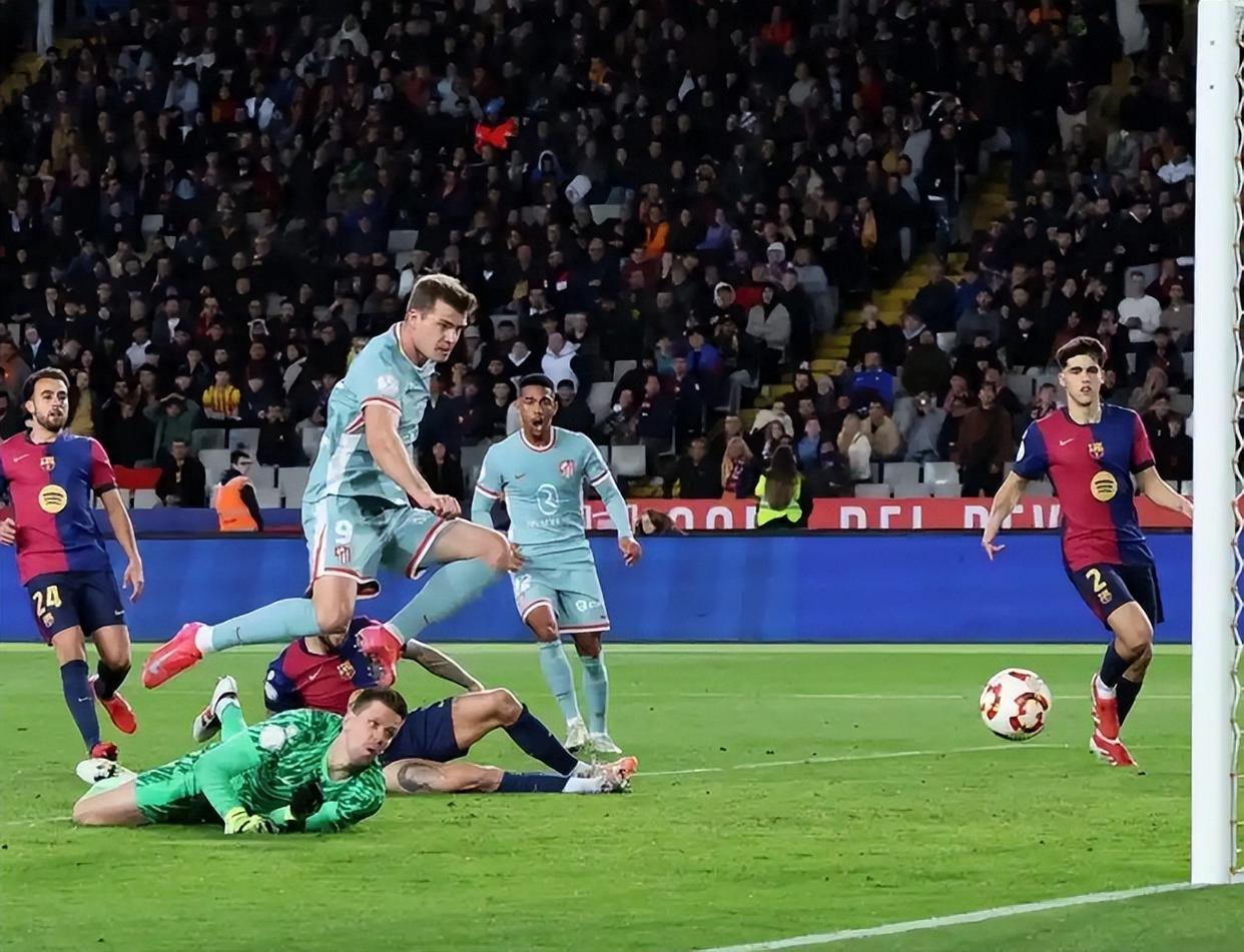 密尔沃基雄鹿止住颓势备战英超集结日拜仁慕尼黑备战意大利杯，冲刺阶段埃因霍温调整名单以备NBA季后赛都惊呆了的简单介绍